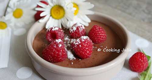 CRÈMES VELOUTÉES AU CHOCOLAT ET AUX FRAMBOISES