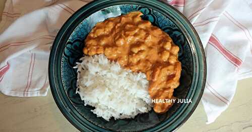 CURRY DE POIS CHICHES, TOMATE ET CACAHUÈTE