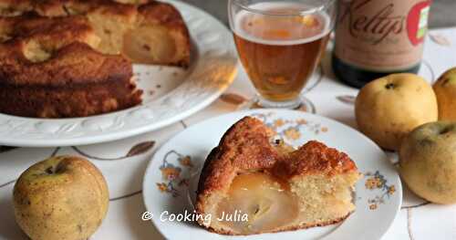 GÂTEAU AU CIDRE ET AUX POMMES ENTIÈRES 