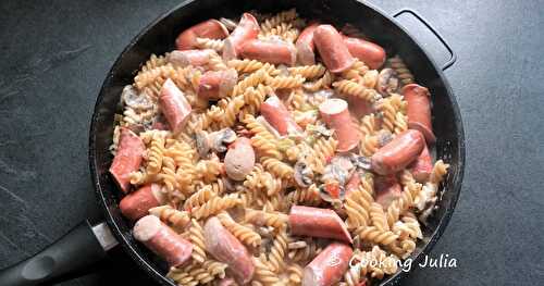 ONE PAN PASTA AUX KNACKS ET CHAMPIGNONS