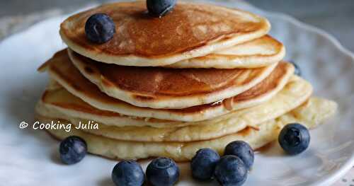 PANCAKES AU YAOURT À  LA GRECQUE