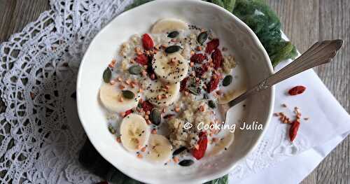 PORRIDGE DE QUINOA AUX SUPERALIMENTS (VEGAN)