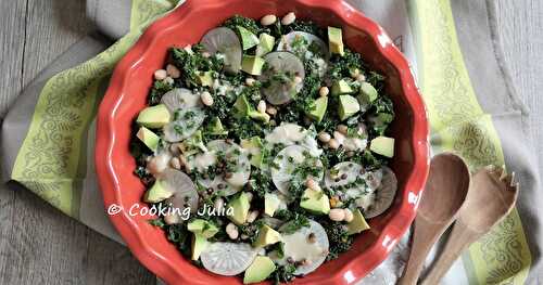 SALADE DE KALE, LENTILLES, RADIS NOIR ET AVOCAT