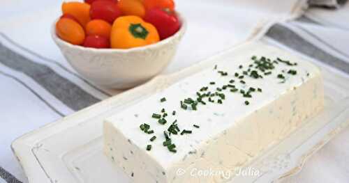 TERRINE DE CHÈVRE À LA CIBOULETTE