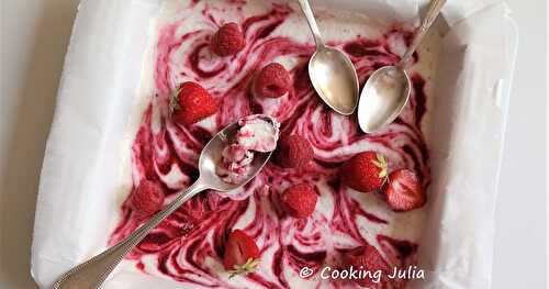 YAOURT GLACÉ AUX FRAISES ET FRAMBOISES