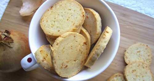 BISCUITS APÉRITIF CRÈME ET OIGNON