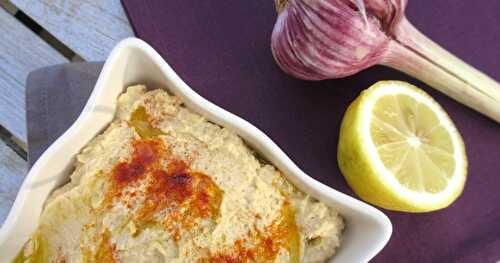 HOUMOUS À L'AIL FRAIS 