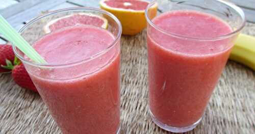 SMOOTHIE FRAISE-BANANE-PAMPLEMOUSSE