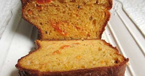 CAKE AUX TOMATES MARINEES ET MOZZARELLA