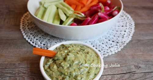 DIP AVOCAT-PISTACHES ET SES CRUDITÉS 