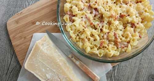 GRATIN DE PÂTES À LA CRÈME DE PARMESAN ET LARDONS 