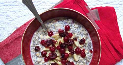 PORRIDGE AU LAIT D'AMANDE ET GRAINES DE CHIA