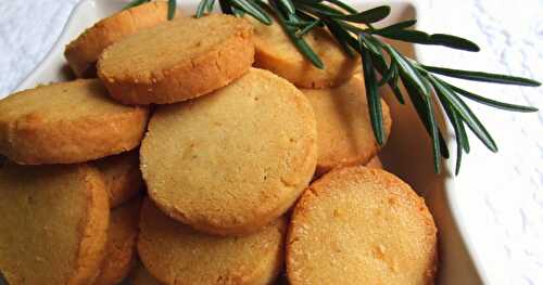 SABLÉS AU PARMESAN