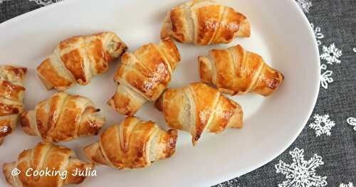 MINI-CROISSANTS AU SAUMON FUMÉ ET BOURSIN