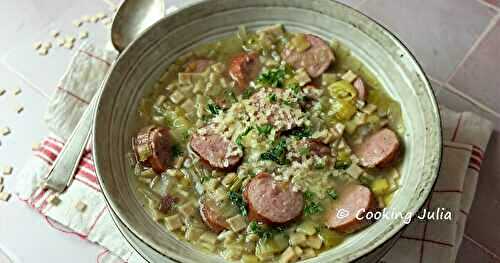 SOUPE SAVOYARDE AUX CROZETS, DIOTS ET BEAUFORT