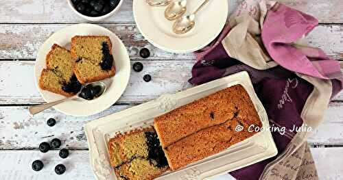 CAKE À LA CONFITURE DE MYRTILLES