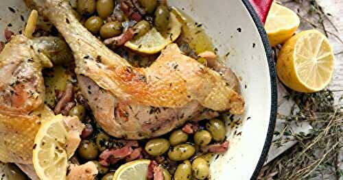 CUISSES DE POULET AUX OLIVES VERTES