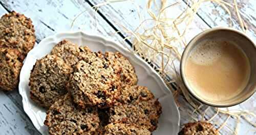 BISCUITS AVOINE ET NOISETTES AUX PÉPITES DE CHOCOLAT 