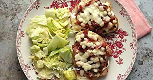 TARTINES AU BACON, OIGNON ET FROMAGE