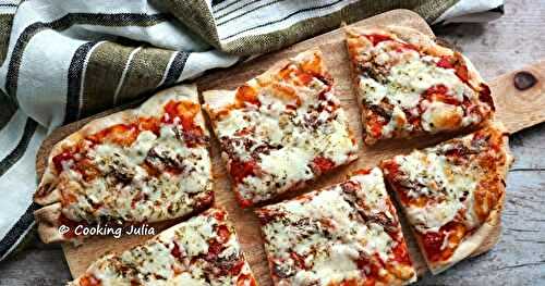 PINSA AUX TOMATES ET ANCHOIS