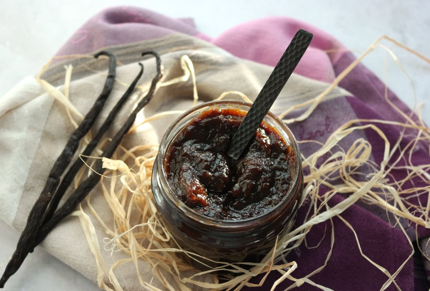 Confiture de pruneaux rhum-vanille
