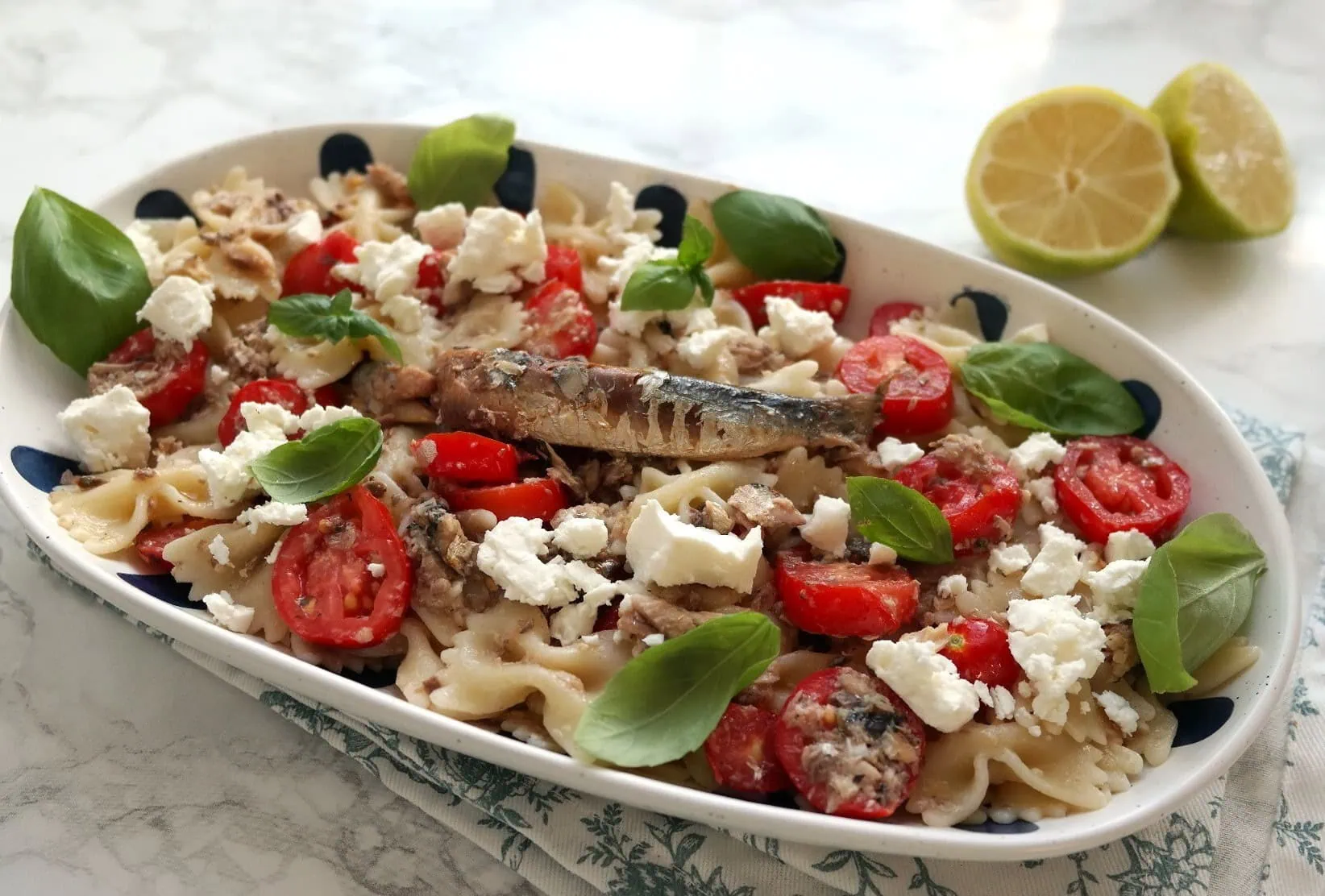 Salade de pâtes aux sardines et à la feta