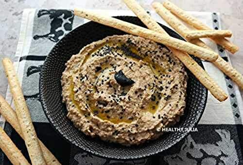 Houmous à l’ail noir
