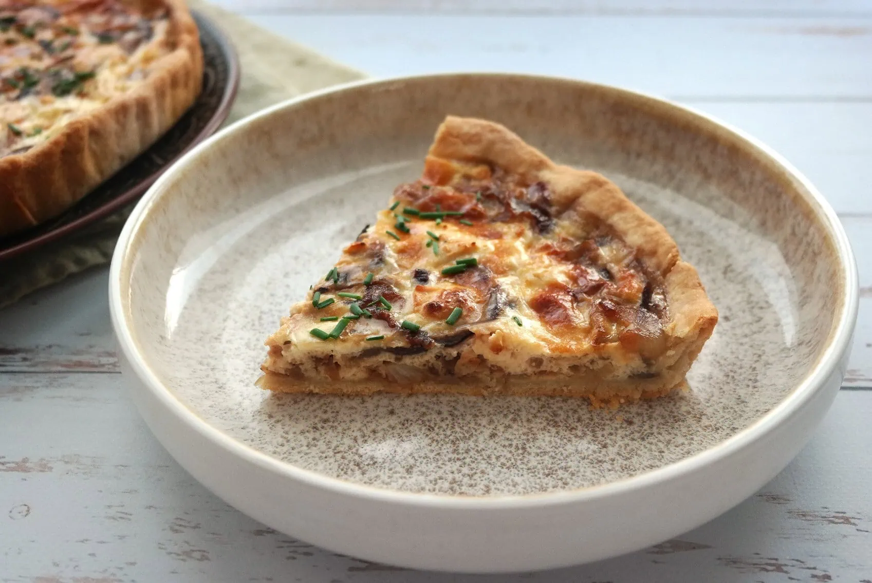 Quiche aux oignons caramélisés et à la feta