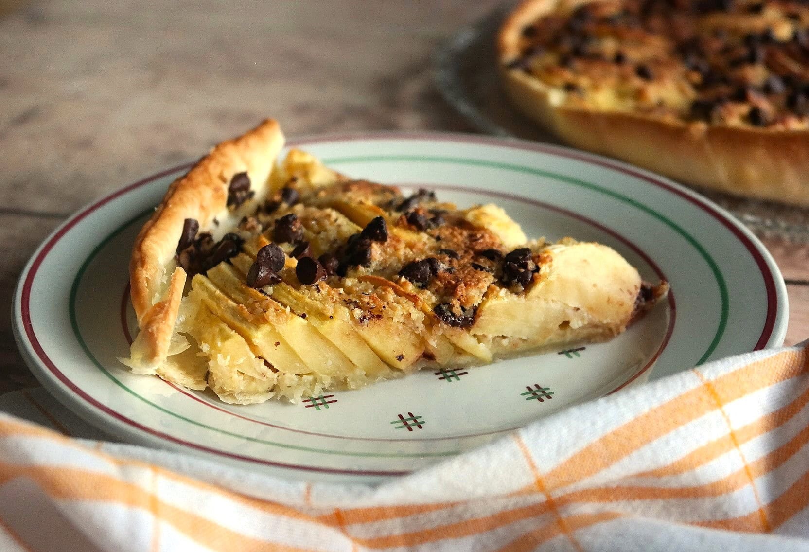 Tarte aux pommes, noisettes et pépites de chocolat
