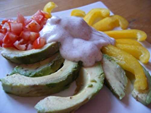 Carpaccio d’Avocat aux Tomates & Poivrons