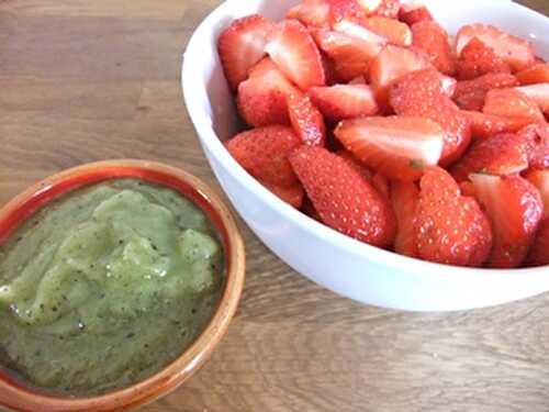 Fraises en Sauce Kiwi-Banane