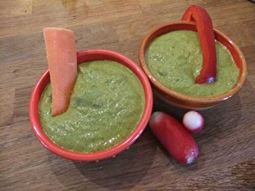 Pesto de Fanes de Radis et Tomates Séchées