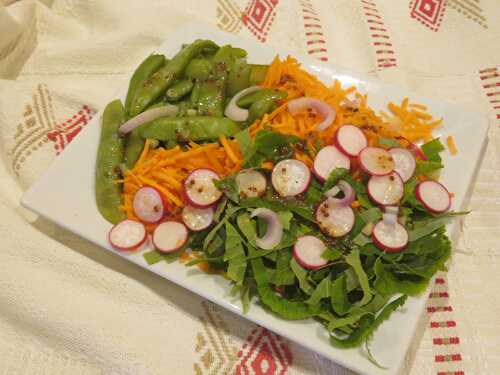 Salade de Feuilles de Tilleul aux Légumes Printaniers