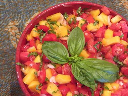 Salade de Tomates et Mangues au Basilic