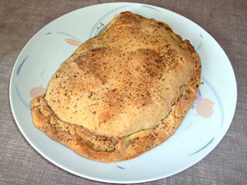 Tarte-calzone Oignons et Fromages