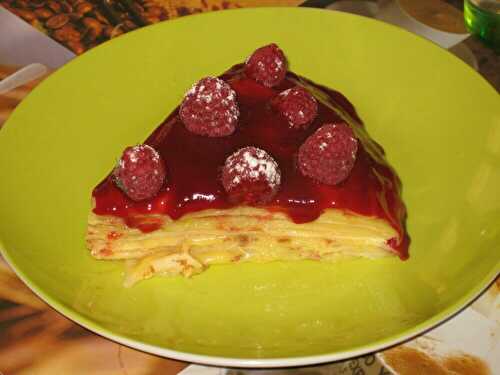 Gateau de crêpes au citron et son coulis de framboises