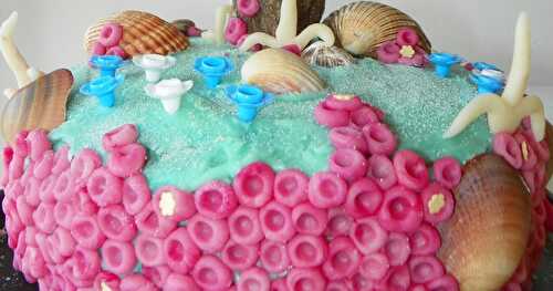 Gâteau d'anniversaire : l'océan, dauphin