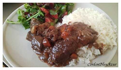 Boeuf mijoté au vin rouge, orange et chocolat