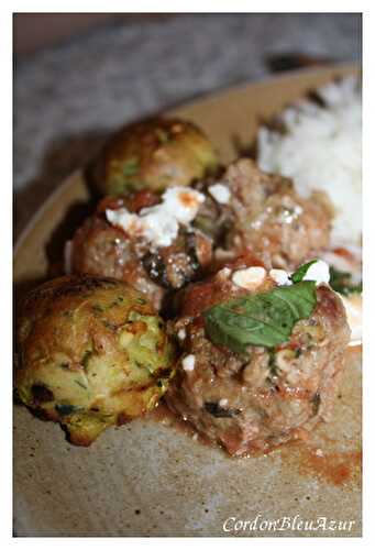 Boulettes d’agneau, sauce tomate, feta et basilic