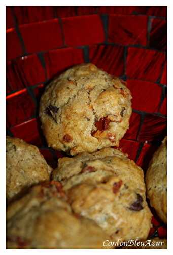 Cookies salés : farine de blé noir, tomates séchées, olives noires et noisettes