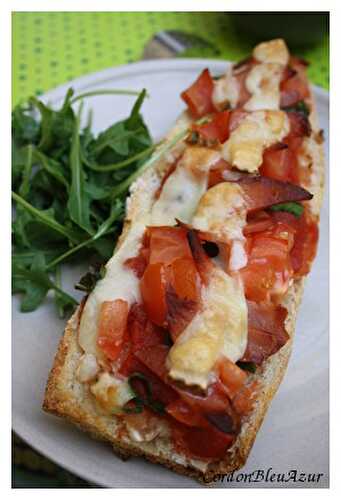 Tartines gratinées au lomo embuchado et à la tomate