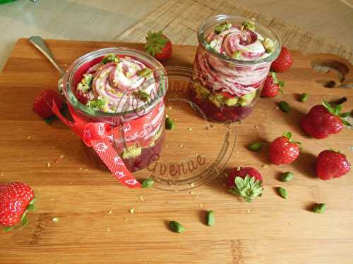 Verrine pistaches et fruits rouges