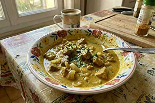 Sauté de porc au curry et lait de coco : le secret du moelleux absolu