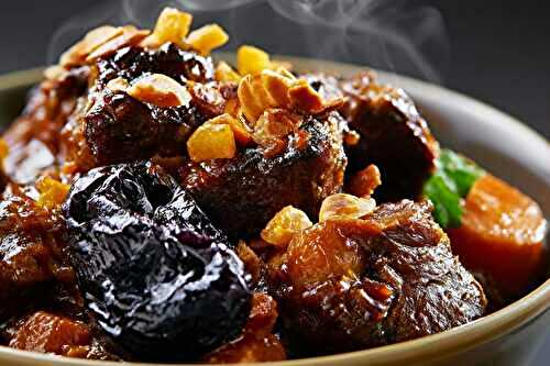 Tajine d’agneau aux pruneaux et amandes torréfiées : mon exploration aux épices