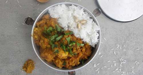 Dahl de lentilles corail à la courge et au coing, riz infusé coco-cardamome