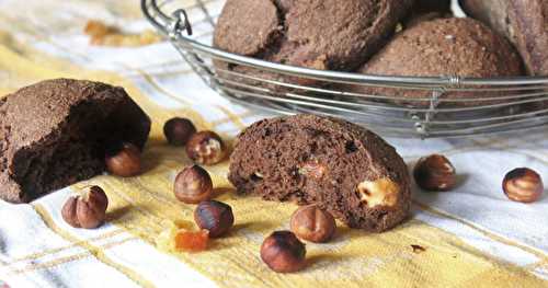 Petits pains cacao, orange confite et noisettes