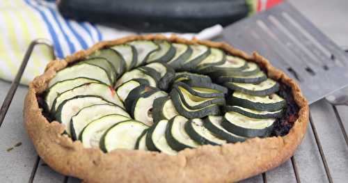 Tarte rustique courgette-tomate-tapenade