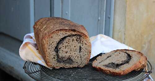 Pain roulé à la tapenade