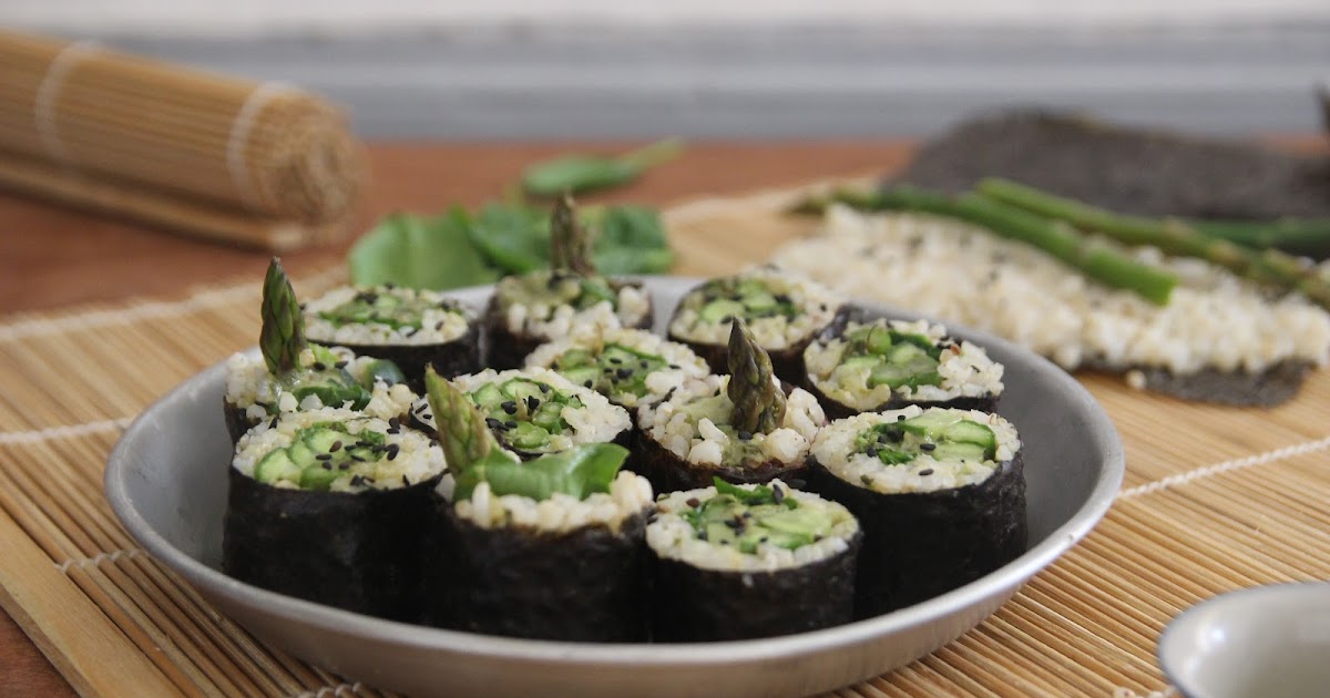 Makis asperges, concombre, crème à l'ail des ours