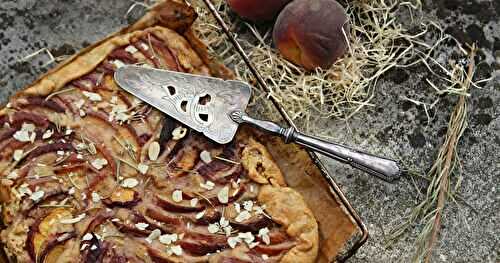 Tarte pêche-romarin-fleur d'oranger